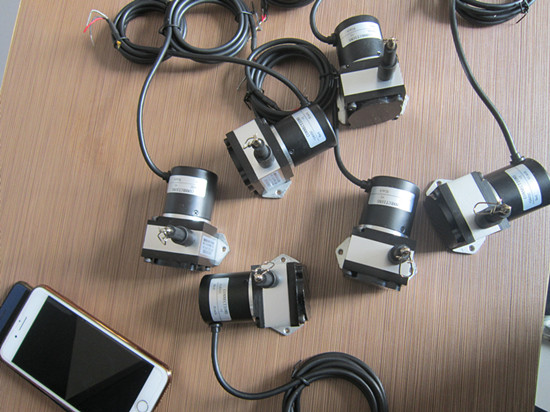 ���֜y���x������ͨ�Žӿ��ж��ٷN��