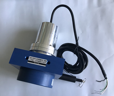 ��ˮλ�Ƃ���������Փ�ϵľ��Է���������Ҏ���ģ�